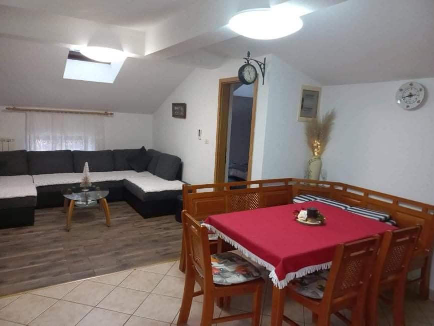 Apartmaji Soncek Izola Exterior foto